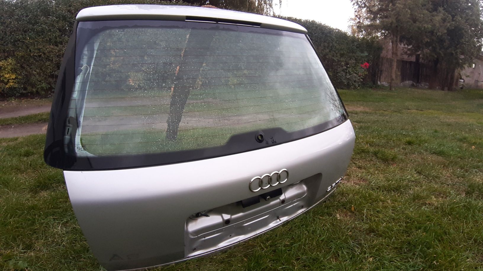 Klapa Audi A6 c5  LY7W LZ5T