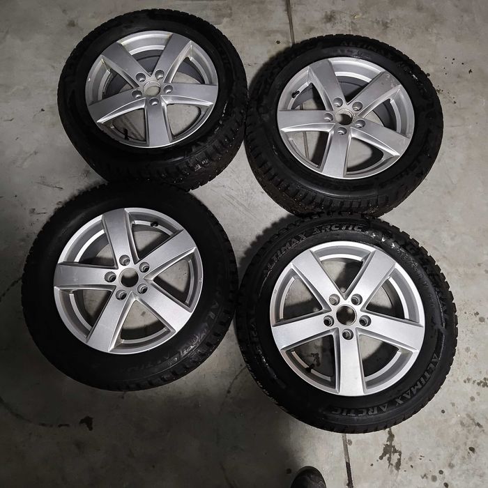 Felgi 16" 6,5x16 Ford Mondeo
Opony zimowe z kolcami 215/55 R16