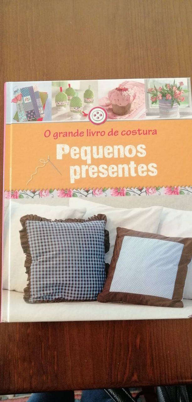 Livro de Costura ideias para pequenos presentes