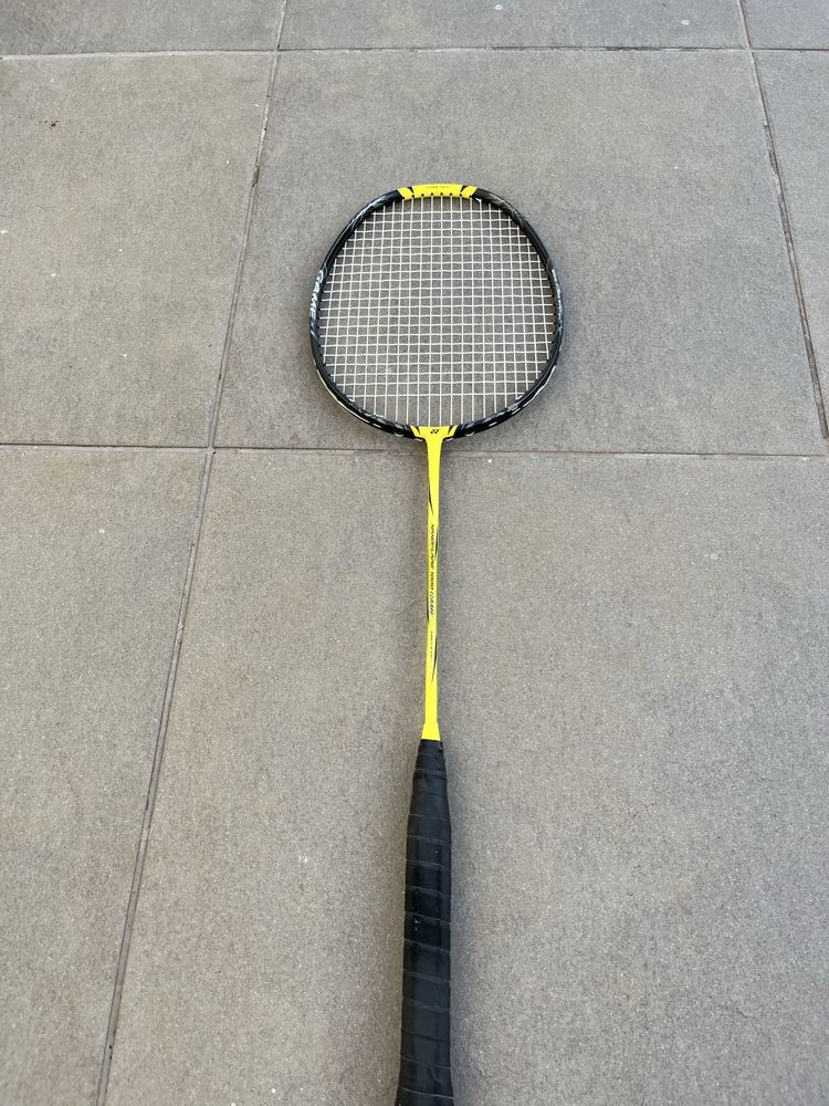 Raquete de badminton yonex