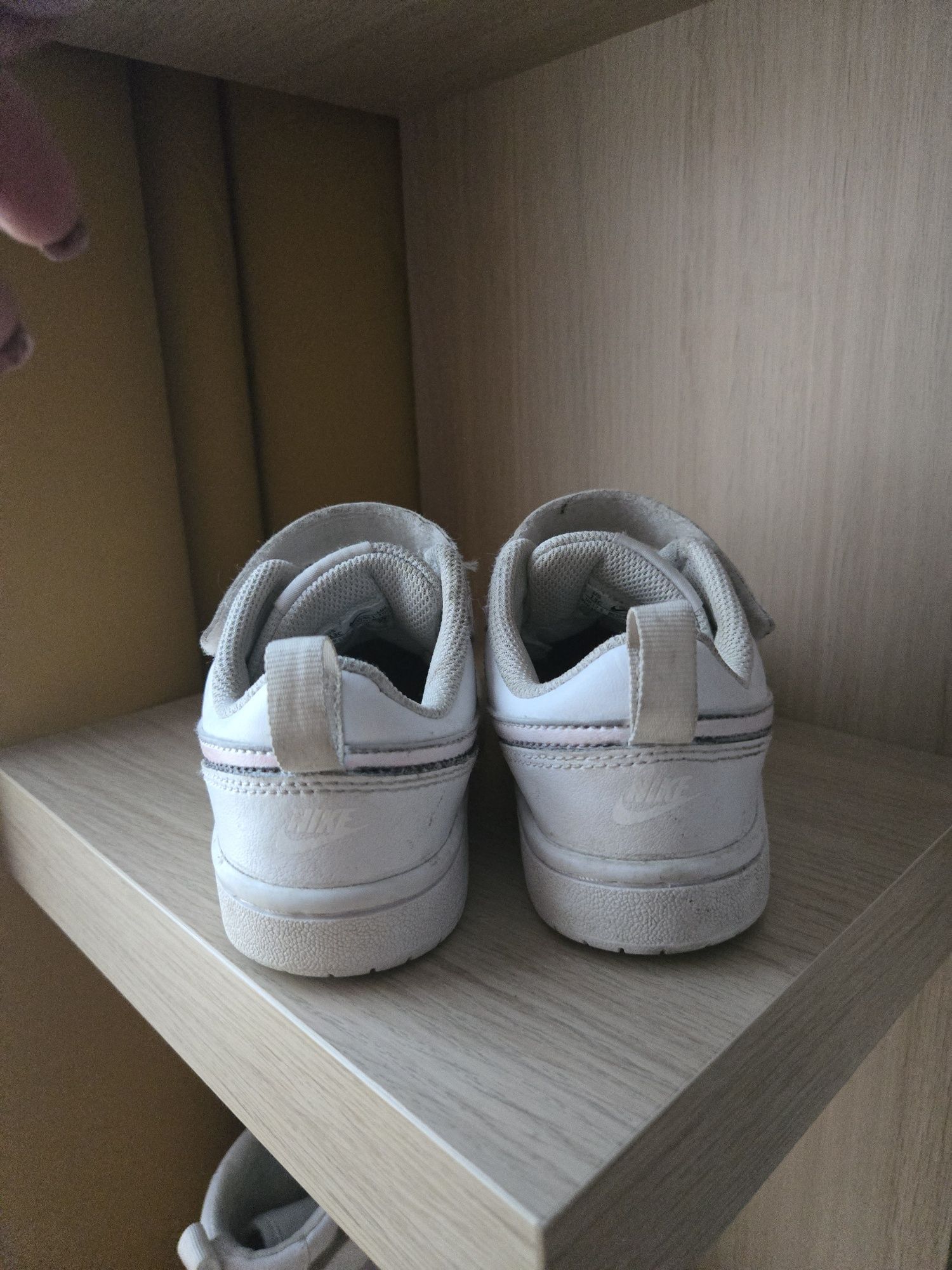 Buciki Nike 31 białe