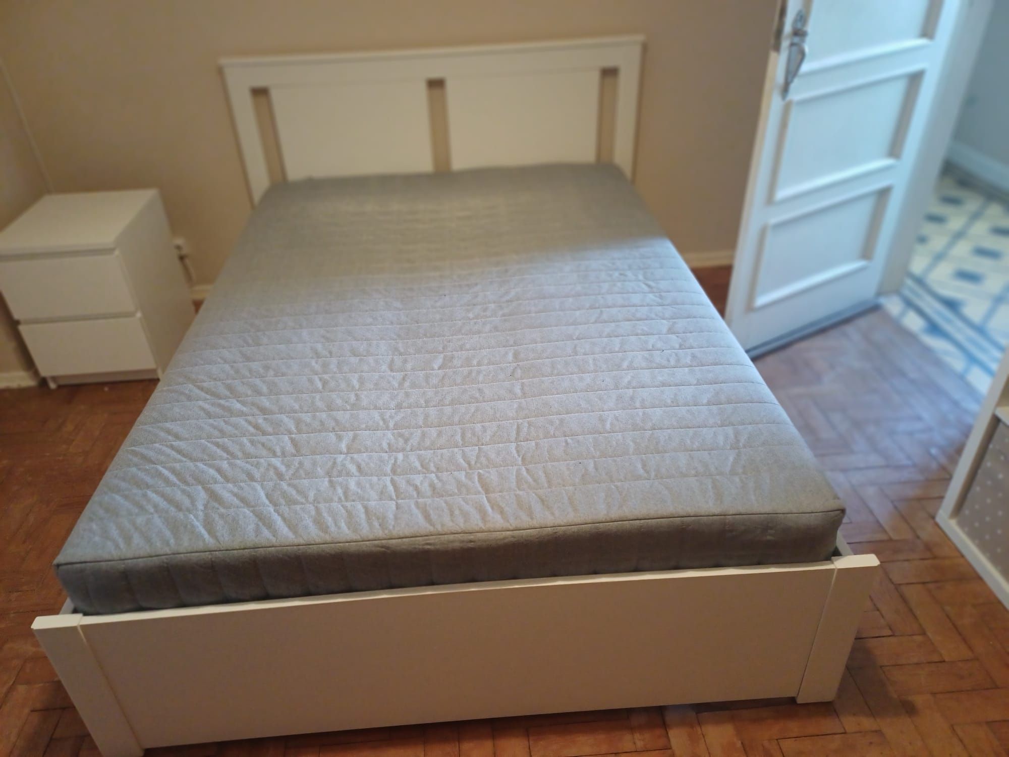 Cama de casal ikea