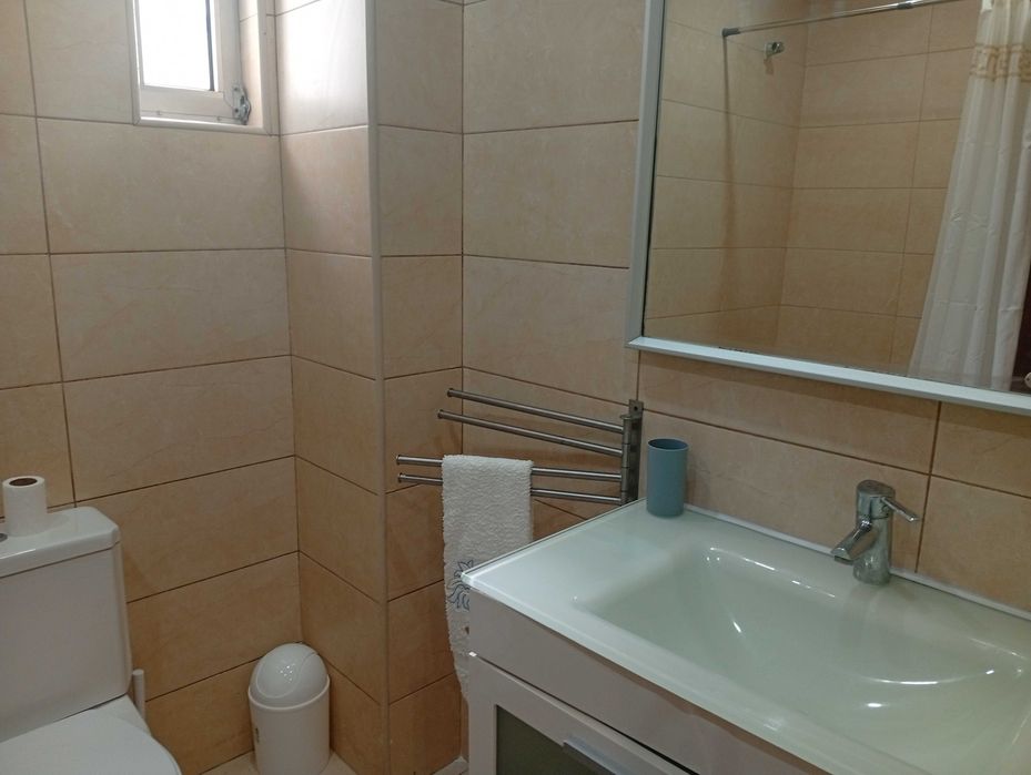 Quarto para estudantes em apartamento T4 na Prelada