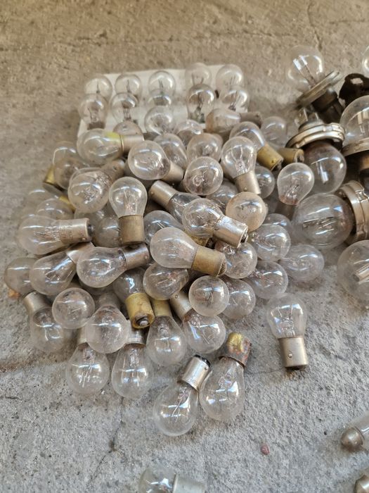 Żarówki różnego rodzaju