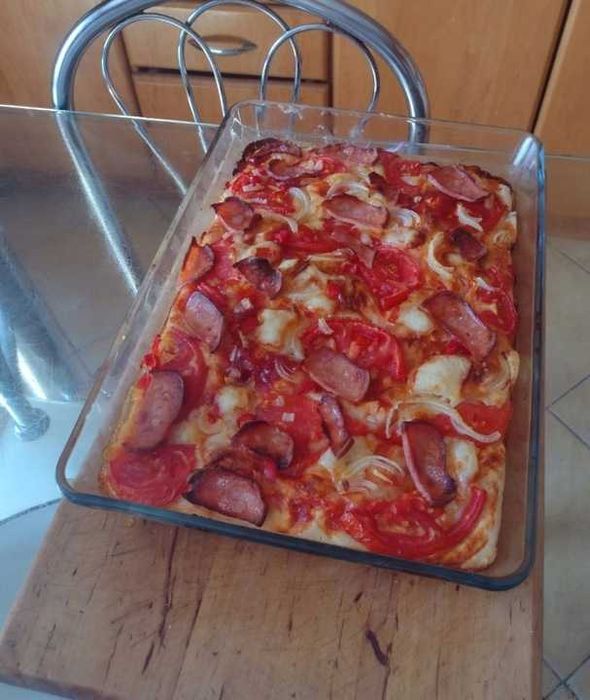 Piecyk Elektryczny turystyczna Kuchenka 950W 8,5l Zestaw z Kablem