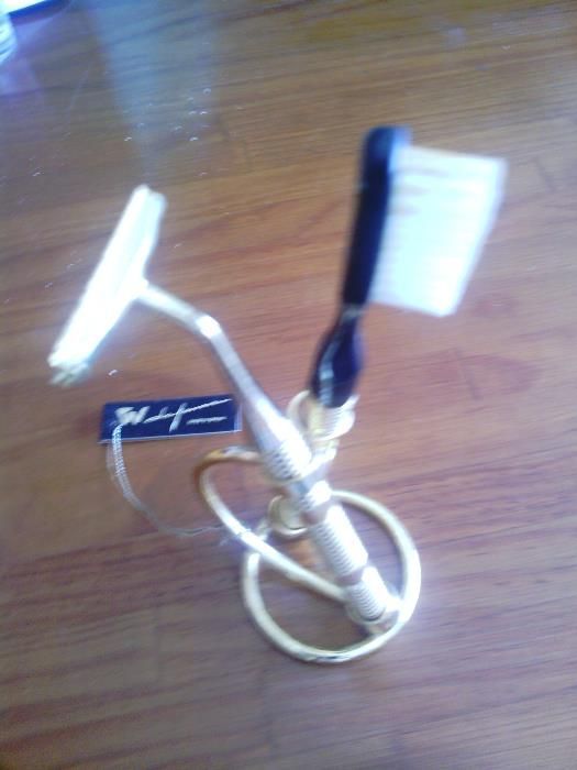 Conjunto Ouro de lei 24 Quilates Escova dentes+suporte de Barbear