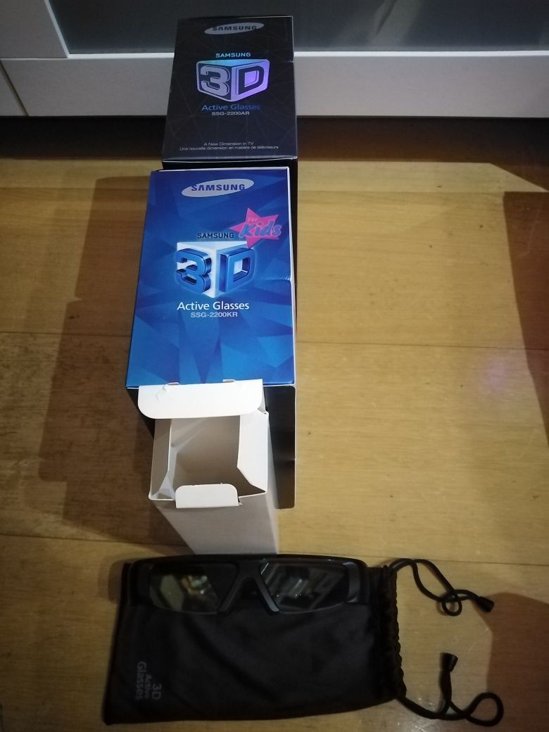 Vendo 3 óculos  3d novos Samsung com DVD. Blu-ray 3d
