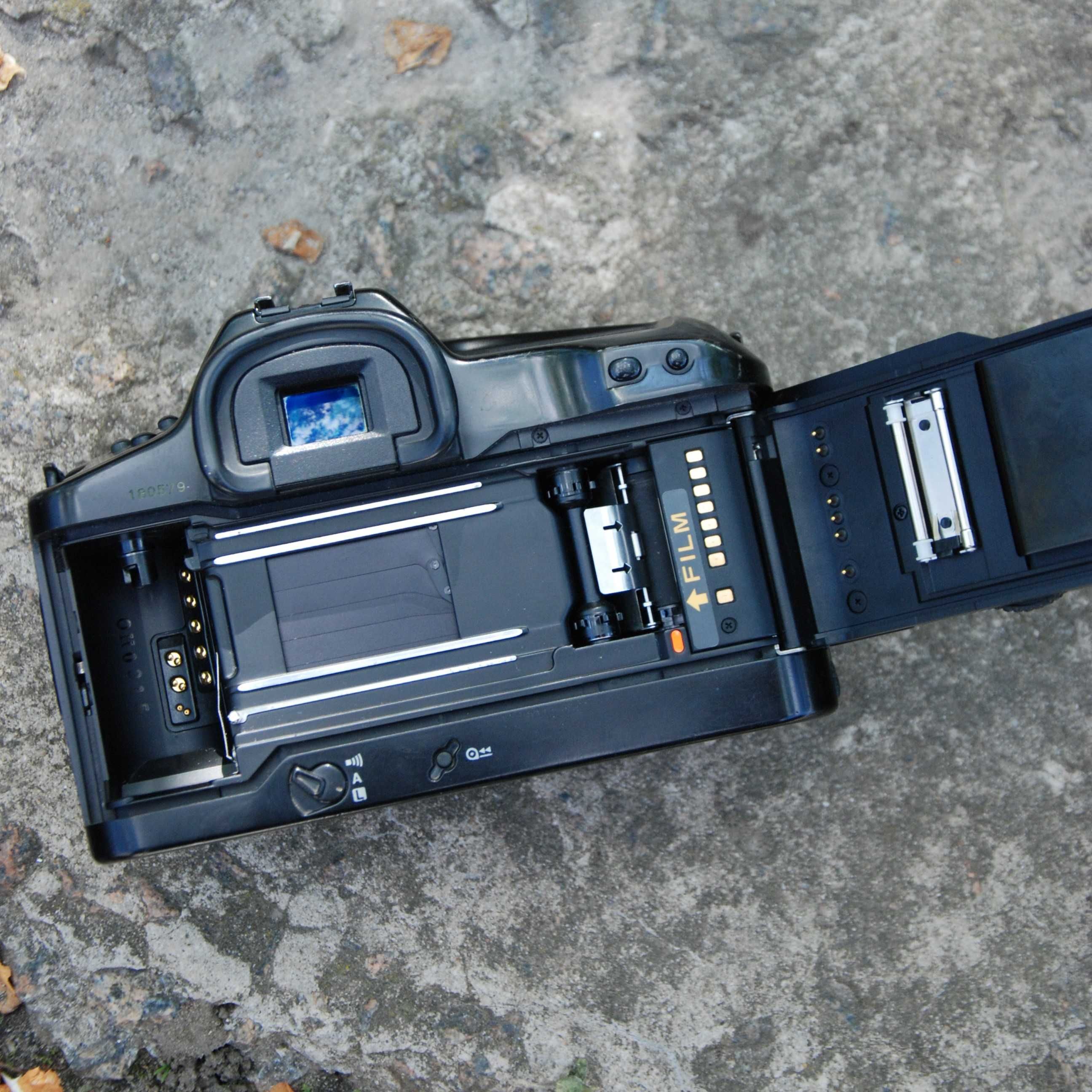 Плівковий дзеркальний професійний фотоапарат Canon EOS 1 (n, v) 2cr5