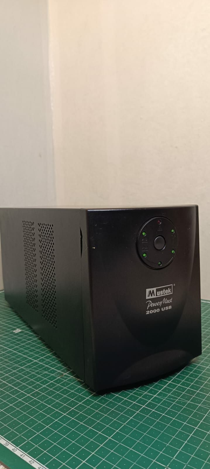 ИБП UPS Mustek PowerMust 2000
