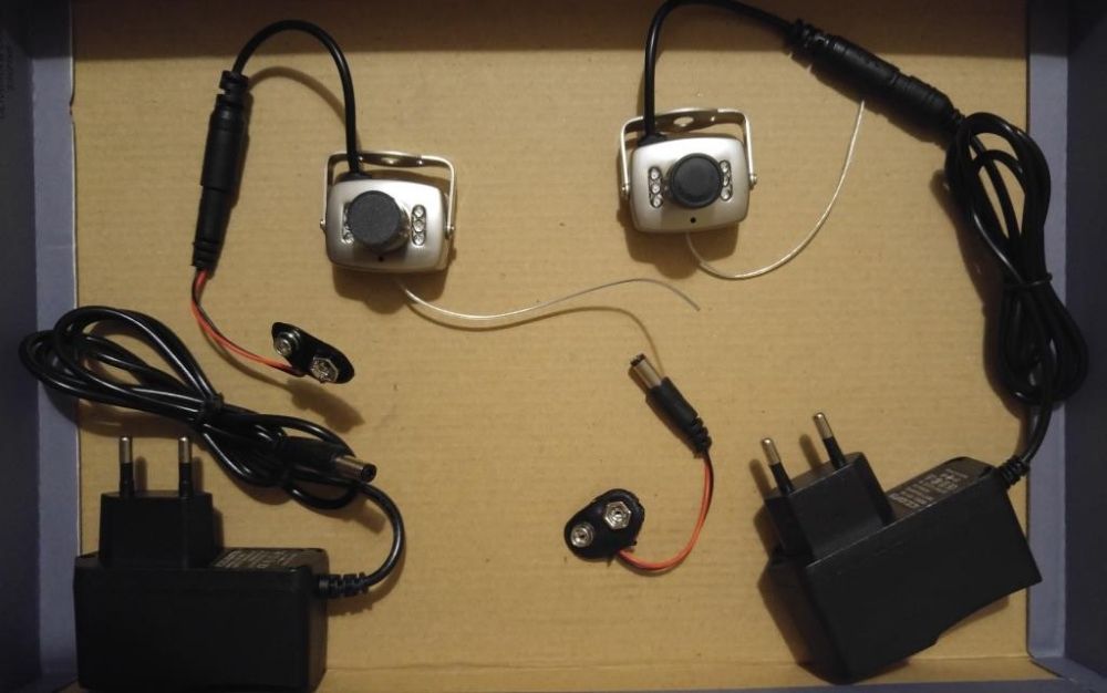 Kit 2 Mini camaras e recetor av rádio c fontes de alimentação