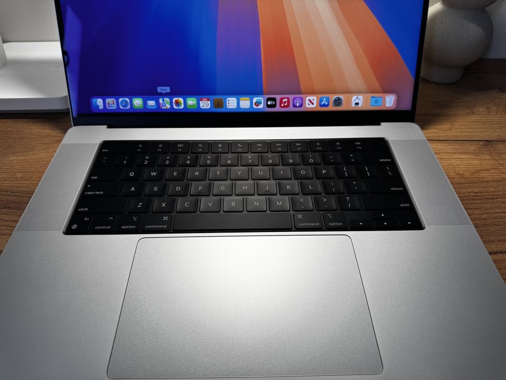 MacBook Pro 16 2021 24-Core GPU M1 MAX 64GB 1000GB 100%