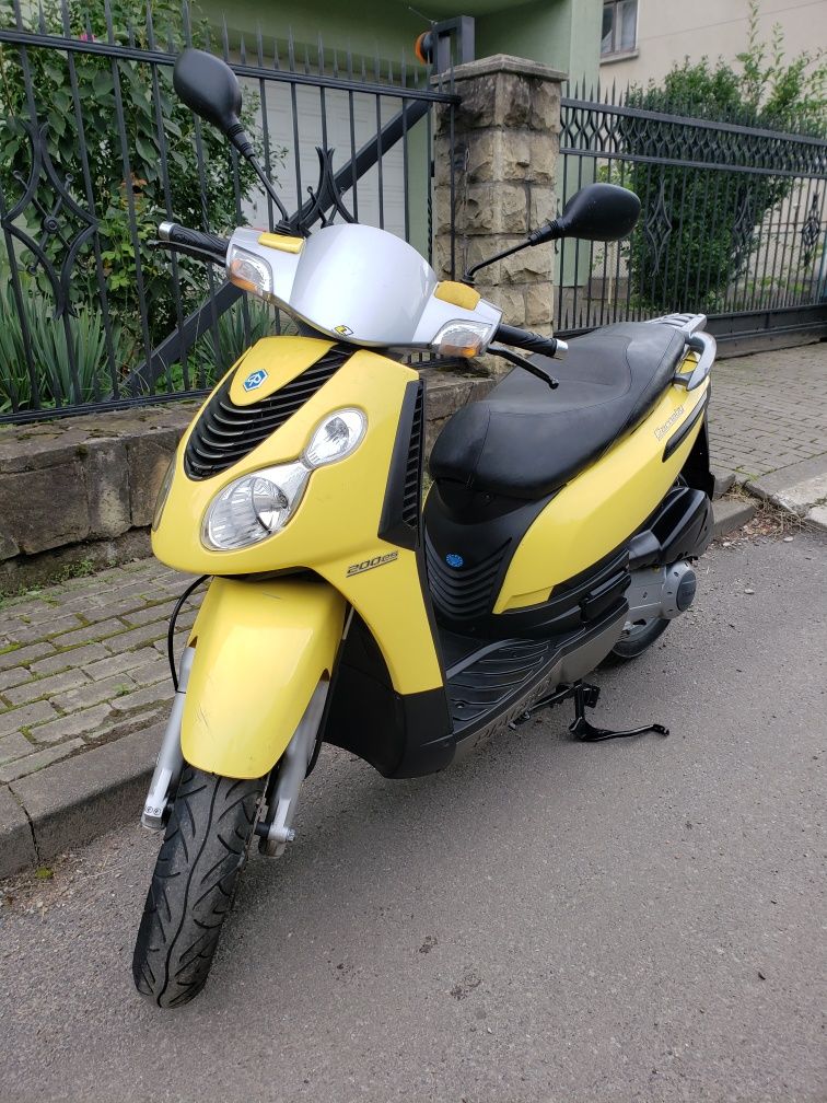 Скутер Piaggio Carnaby 200es