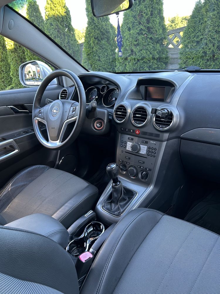Opel Antara 4x4 Hak Klima. Oryginal lakier . Zadbany
