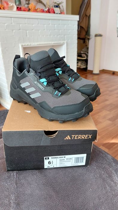 Кросівки трекінгові Adidas Terrex AX4 W