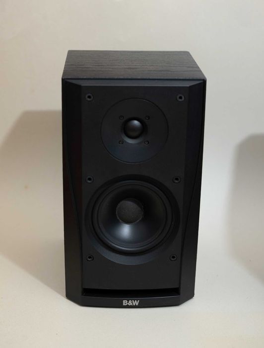 Colunas Bowers & Wilkins DM302 – Qualidade Hi-Fi a um preço acessível!