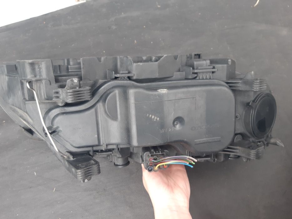 Lampa/ reflektor przedni prawy lewy Volvo V70 S80