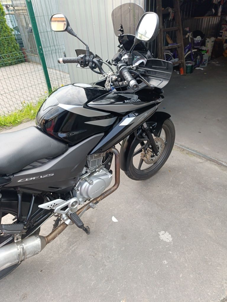 Honda CBF125 HondCBF125