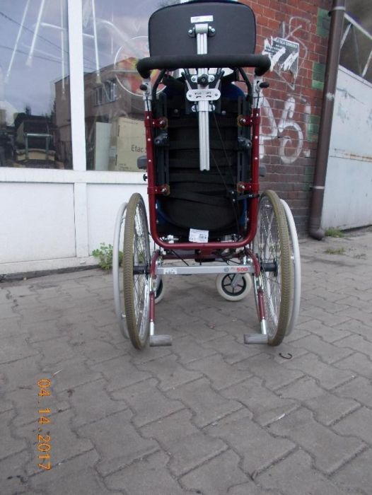 Wózek inwalidzki specjalny z regulacją oparcia i siedziska