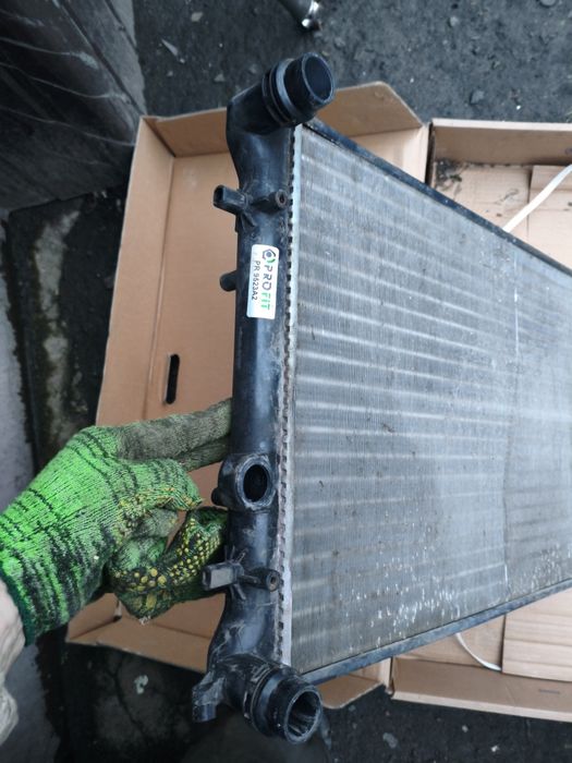 Радиатор охлаждения Profit PR9523A2 VW, audi, skoda, seat под ремонт