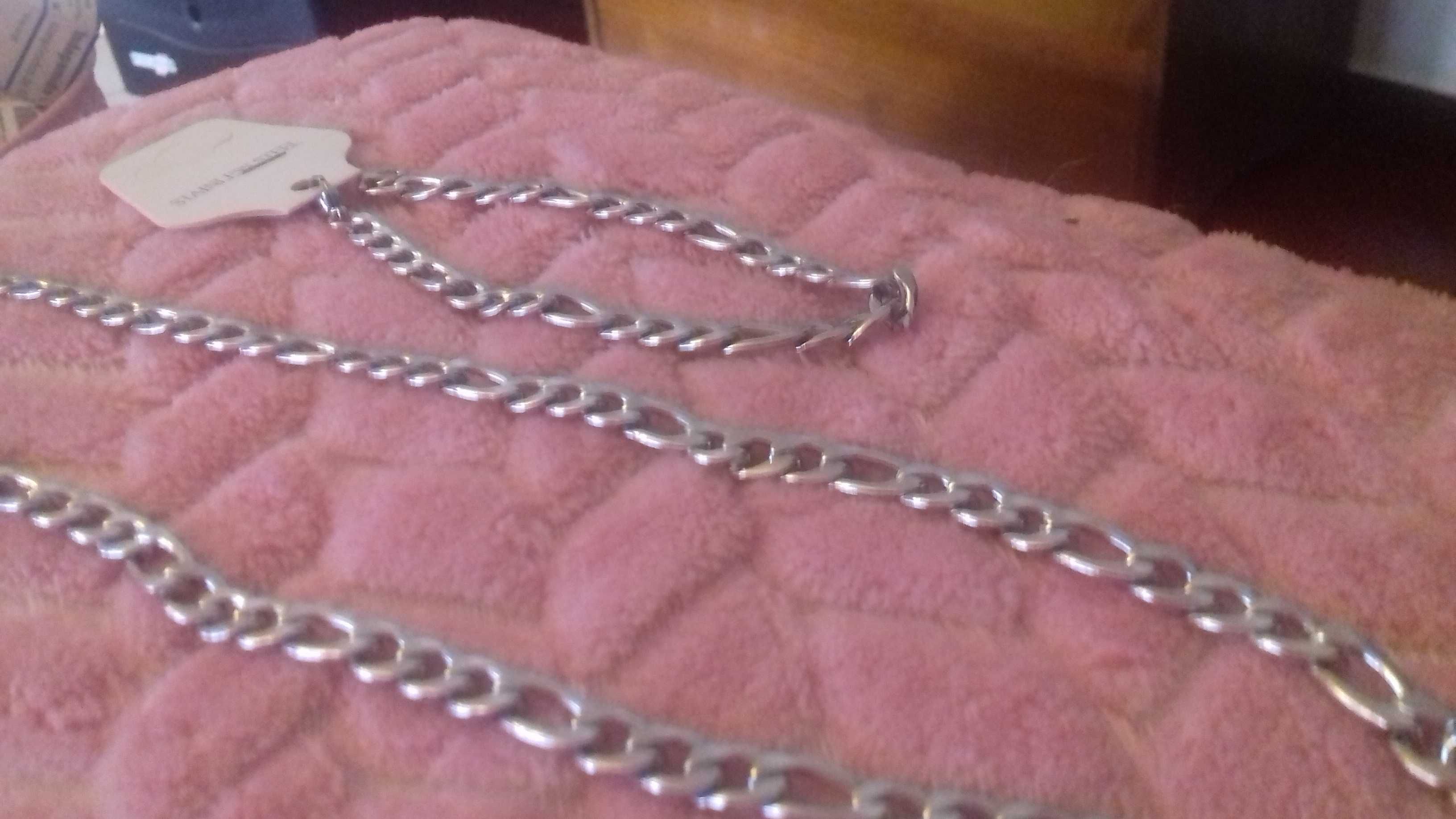 Vendo um conjunto de fio e pulseira de aço