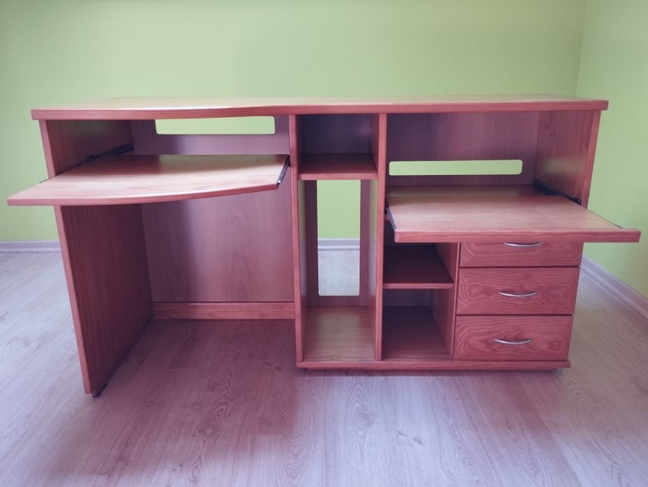 Secretária em cerejeira