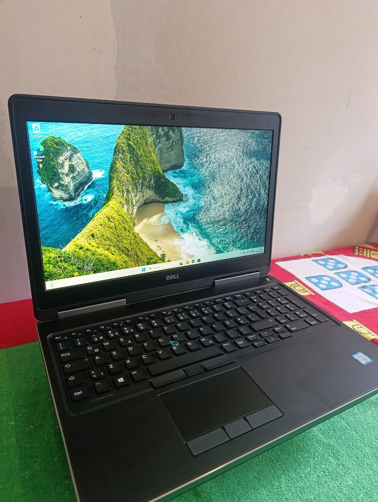 Dell Precision 7510 (i7 6th - 16GB RAM - 1TB SSD - Nvidia M2000M 4GB)