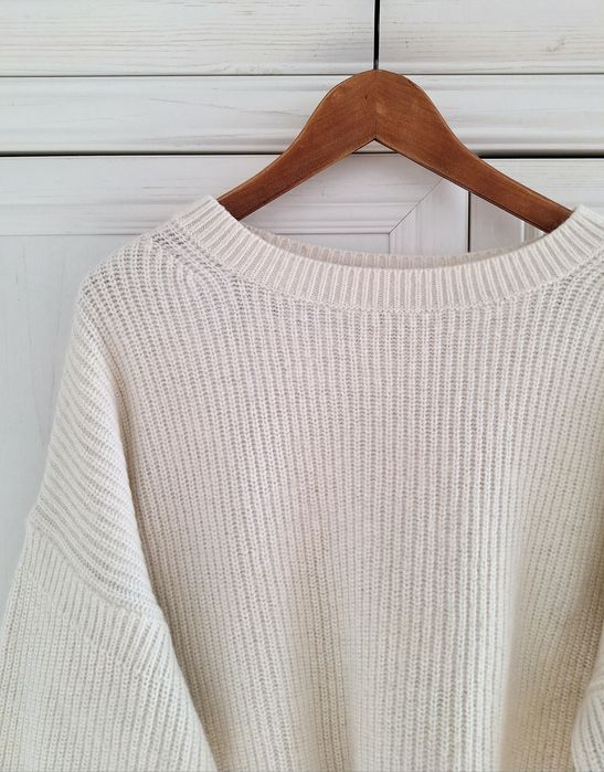 Sweter &Other Stories