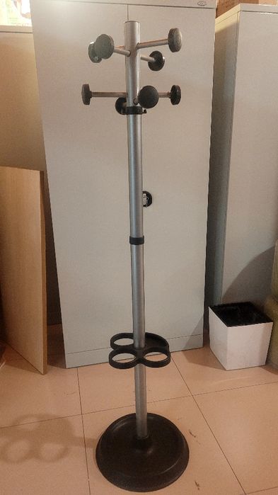 Вішалка напольна металева