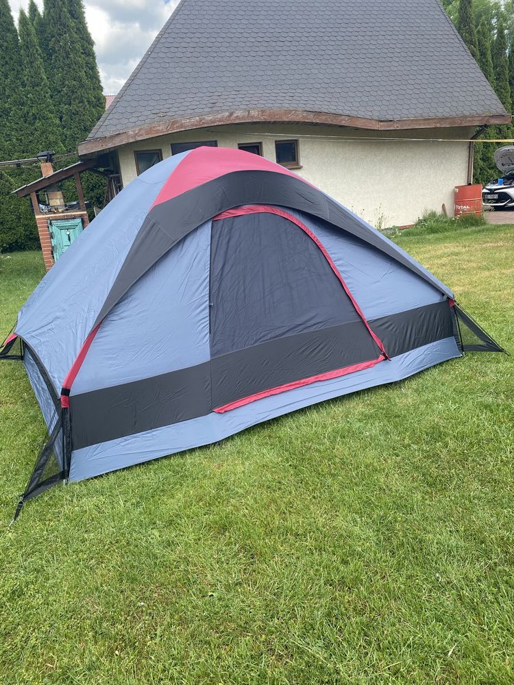 Używany namiot 4-osobowy firmy,,Swissgear,, dwupokojowy