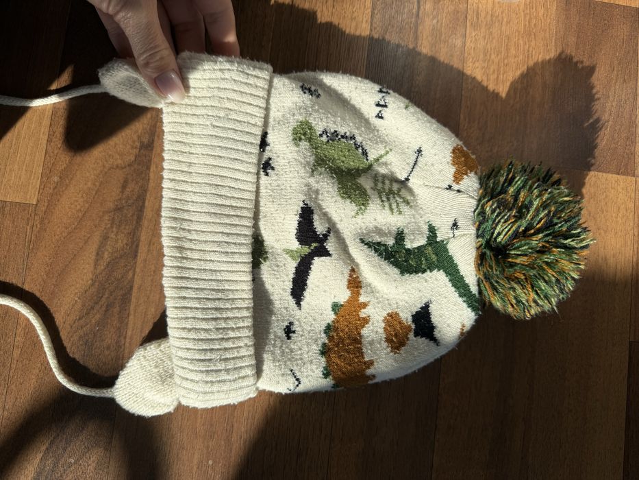 Czapka w dinozaury