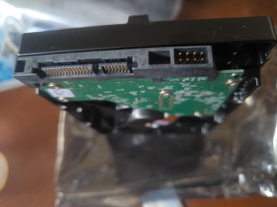 WD Purple Surveillance Hard Drive, 2Tb SATA 6Gb/s SC HA520