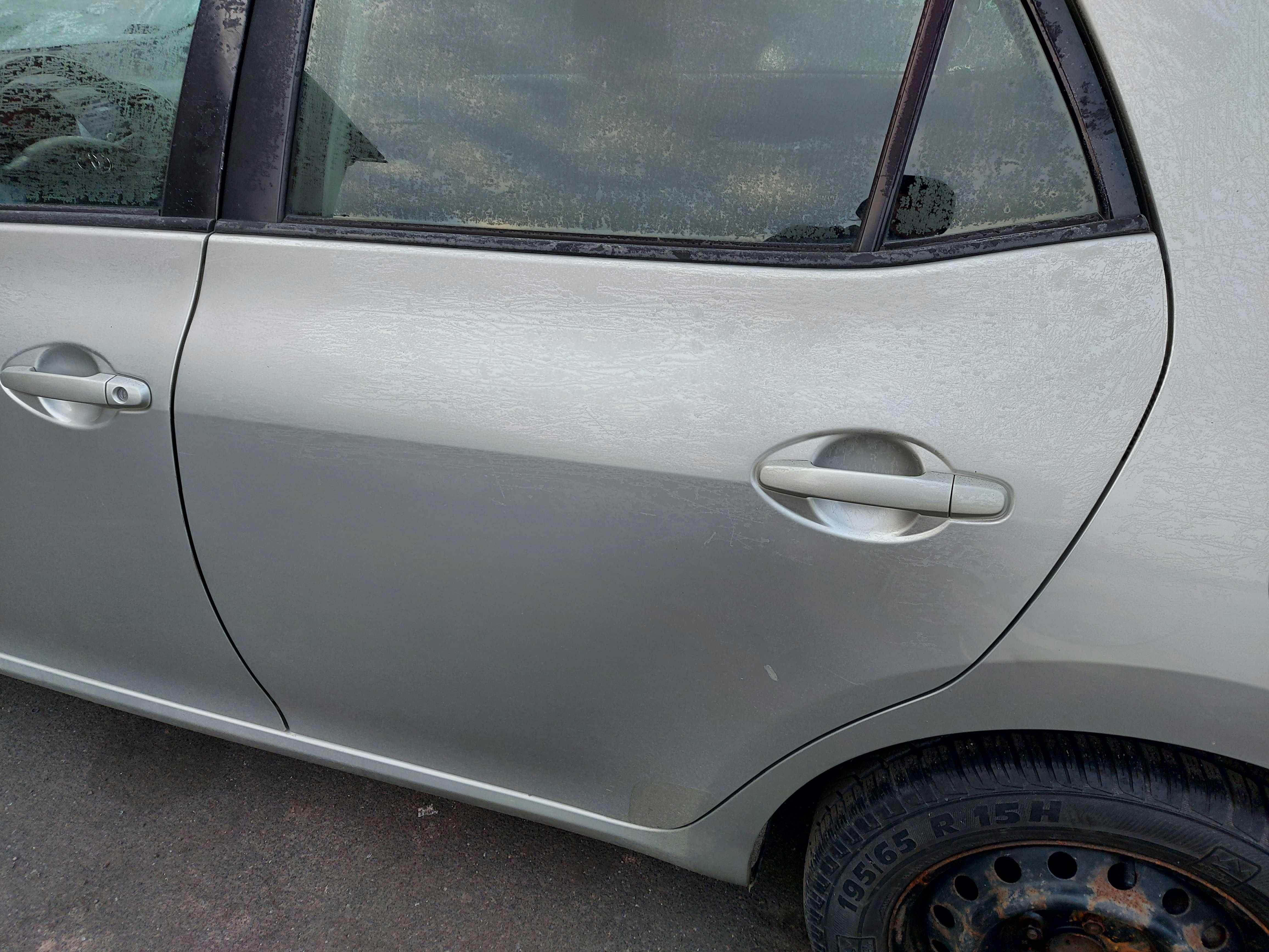 Toyota Auris I 1C0 drzwi tylne HB FV transport/dostawa