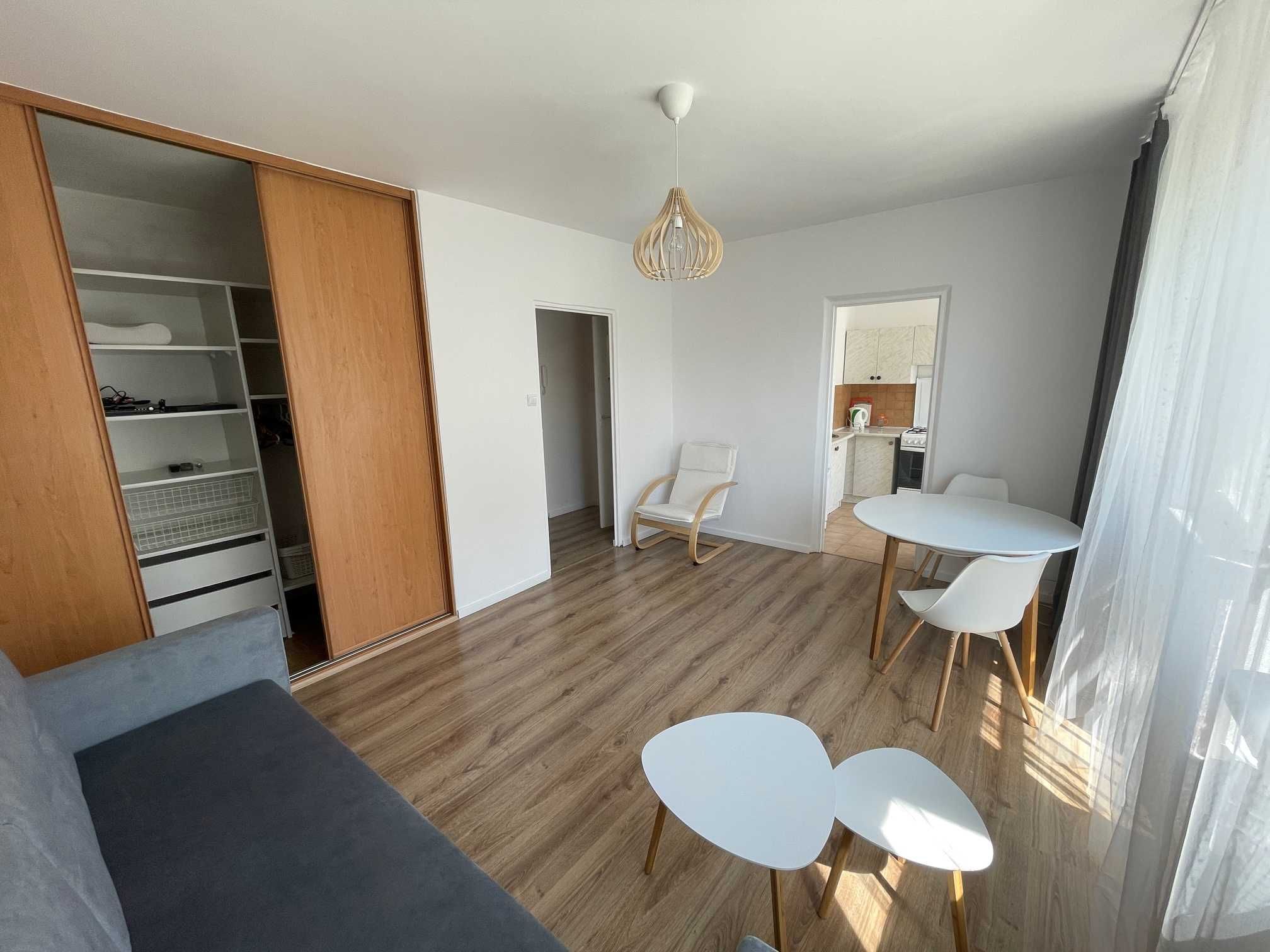Słoneczna kawalerka/apartament w Legionowie