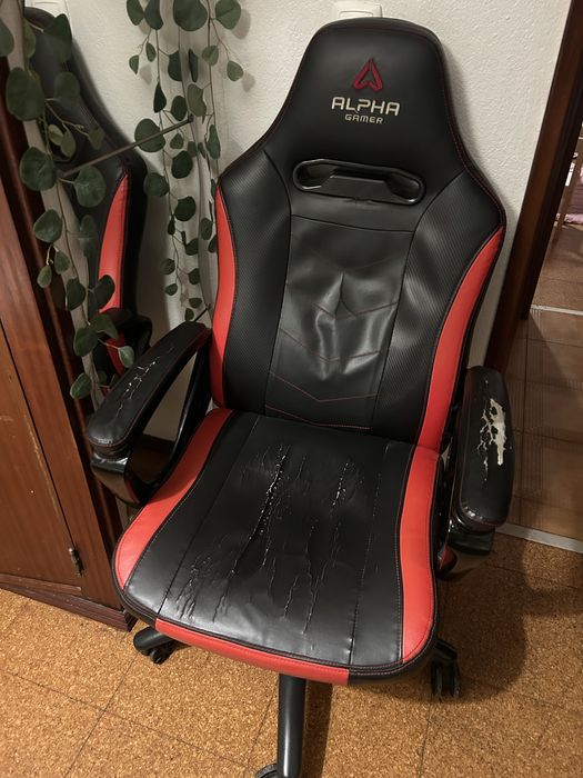 Cadeira alpha gamer preta e vermelha