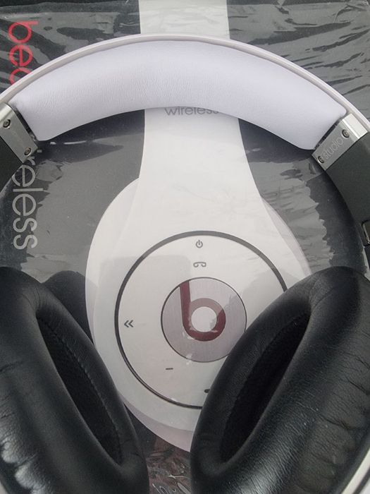 Продам навушники Monster Beats by Dr. Dre Studio Wireless