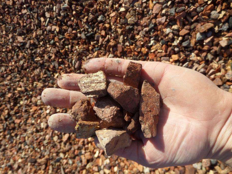 Kamień kliniec ŁUPEK CZERWONY na drogi i place