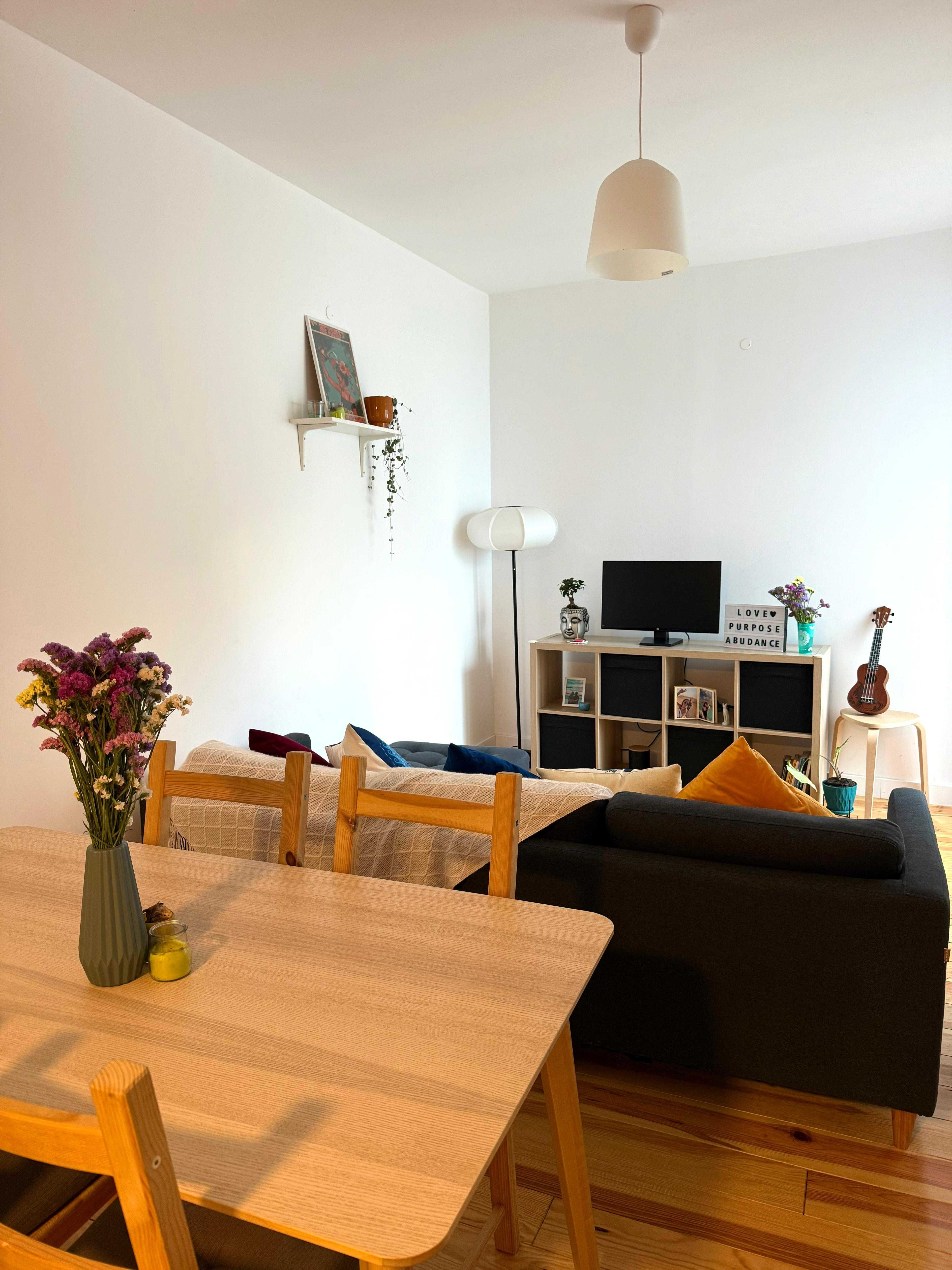 Quarto para arrendamento a 1 minuto da Praia