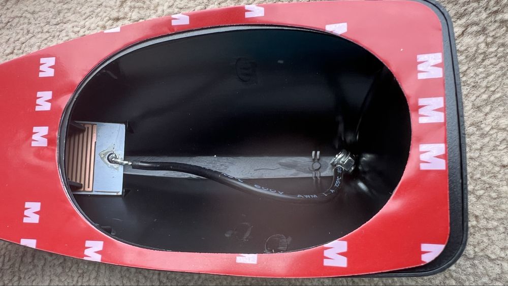 Автомобільна антена акулий плавник