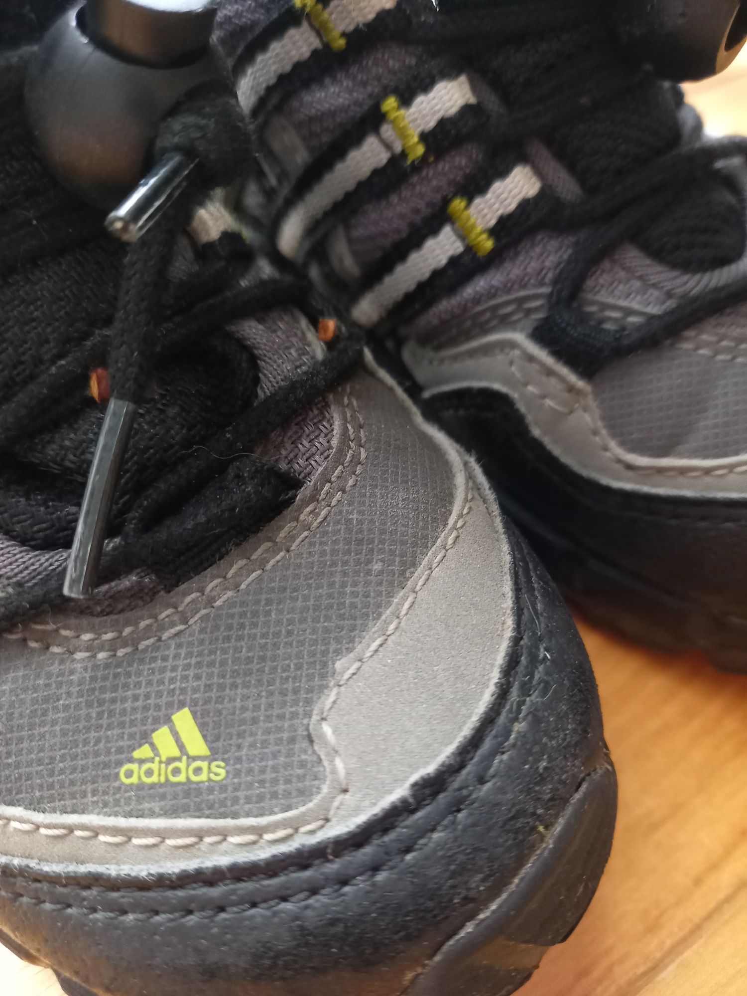 Adidas buty przejściowe trekkingowe wiosna chłopiec 24