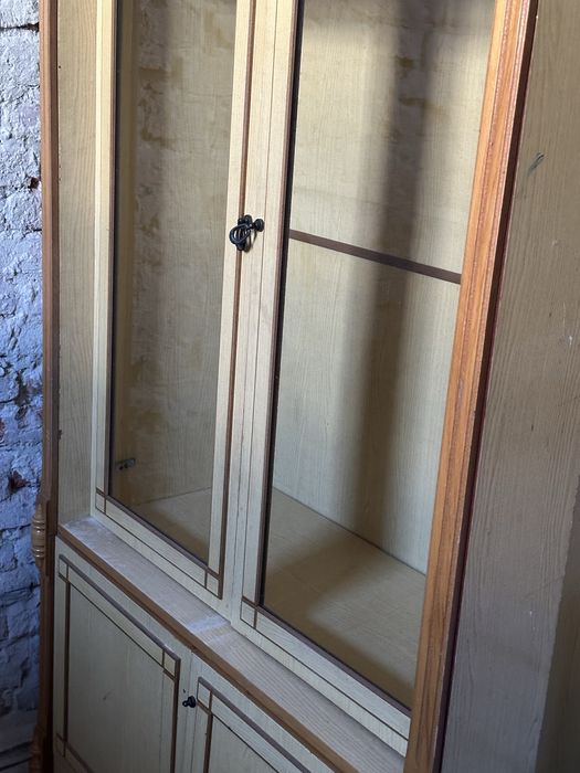 Сервант - шафа з антресоллю