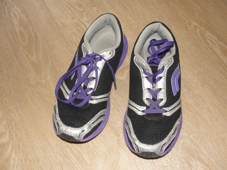 Tenis Senhora Preto/Roxo