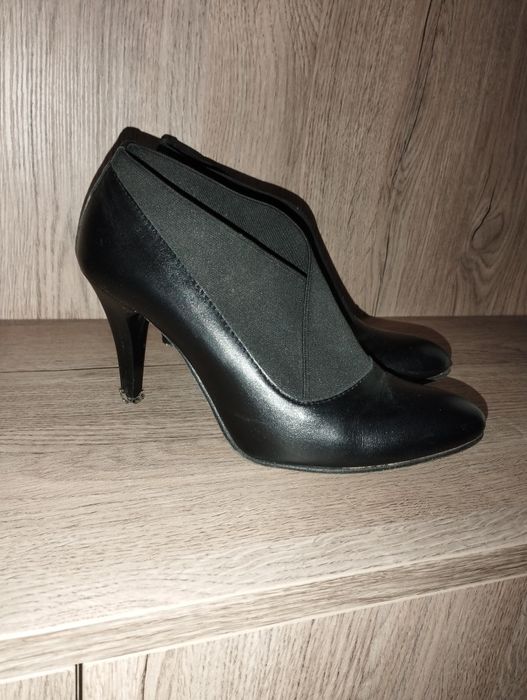 Eleganckie botki na szpilce