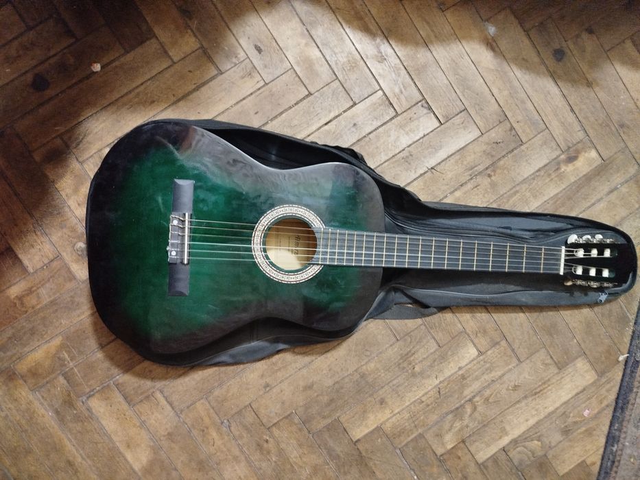 Продам класичну гітару стан 9/10