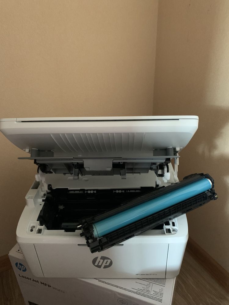 Принтер  БФП лазерний HP LaserJet Pro M141a