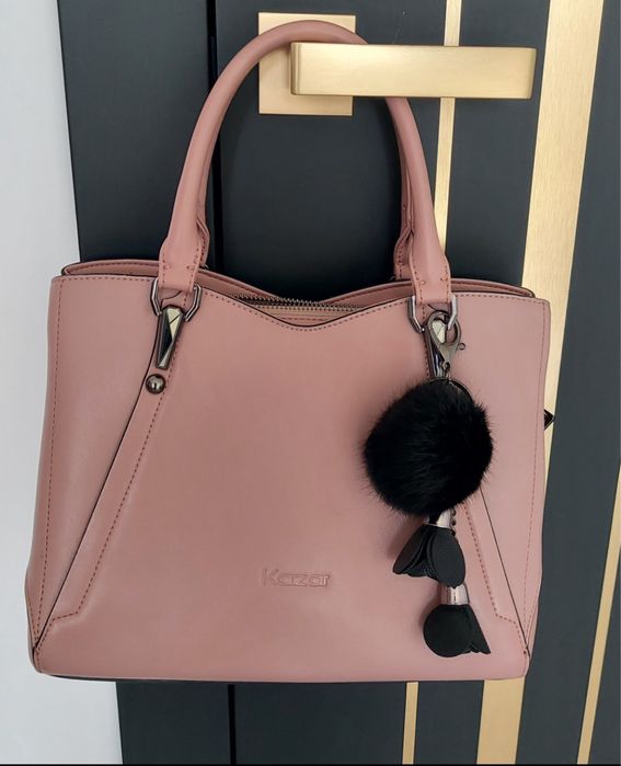 Kazar piekna, skorzana torebka, duza pojembosc , z chwostem