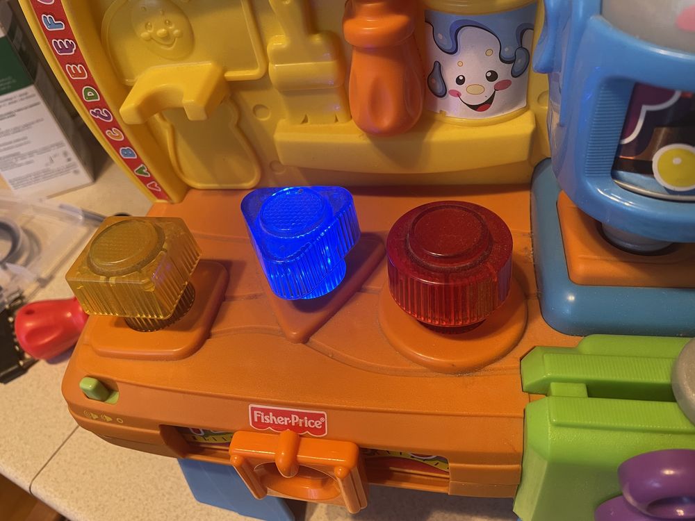 Fisher Price stolik interaktywny - narzędzia