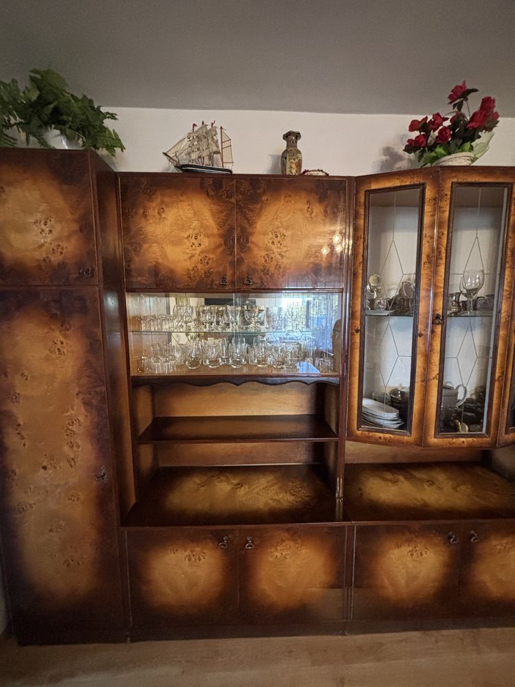 Regał na wysoki połysk z lat 90-tych firmy Swarzędz