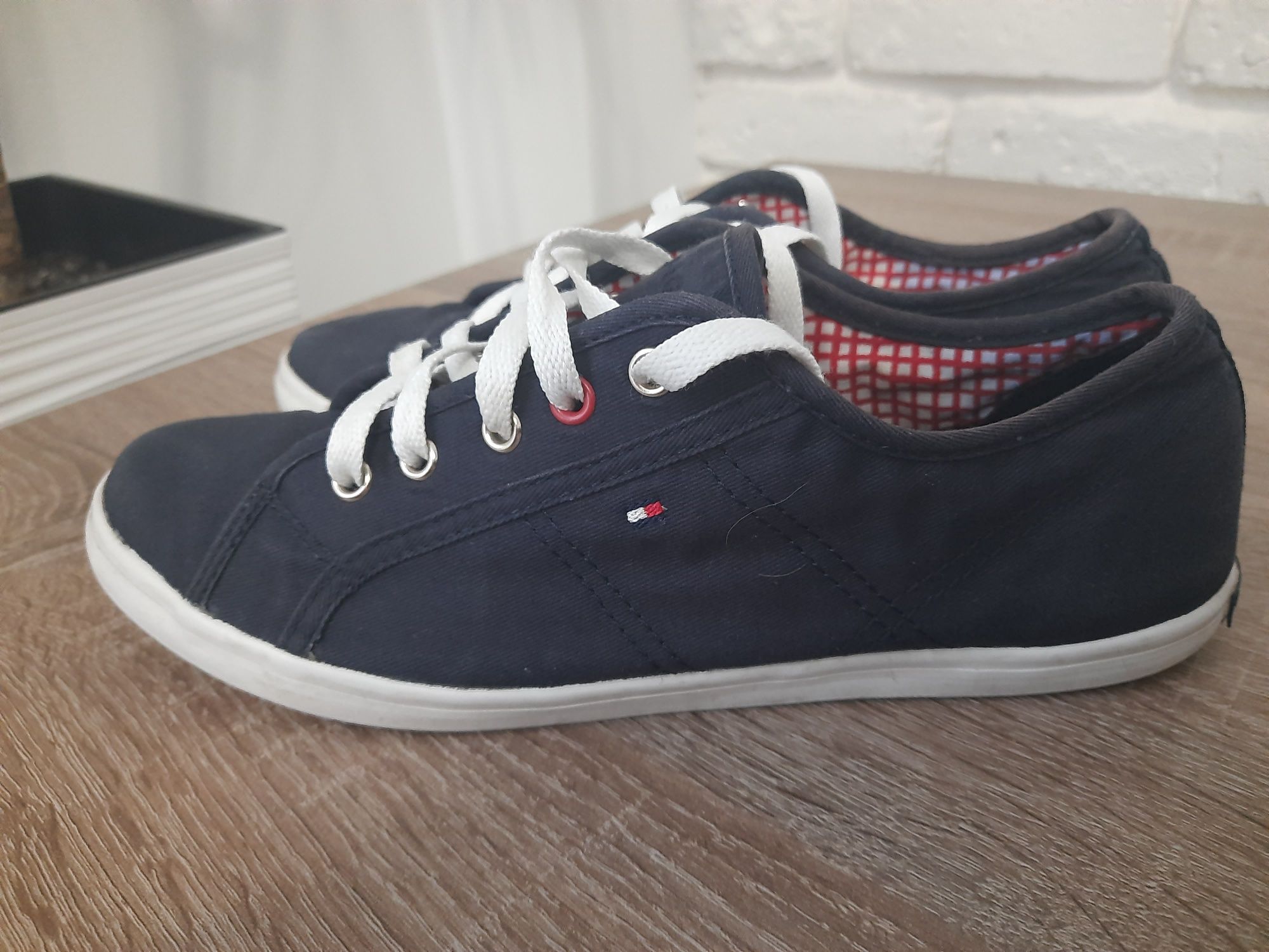 Trampki nieskie, sneakersy Tommy Hilfiger r. 38, wkładka 24