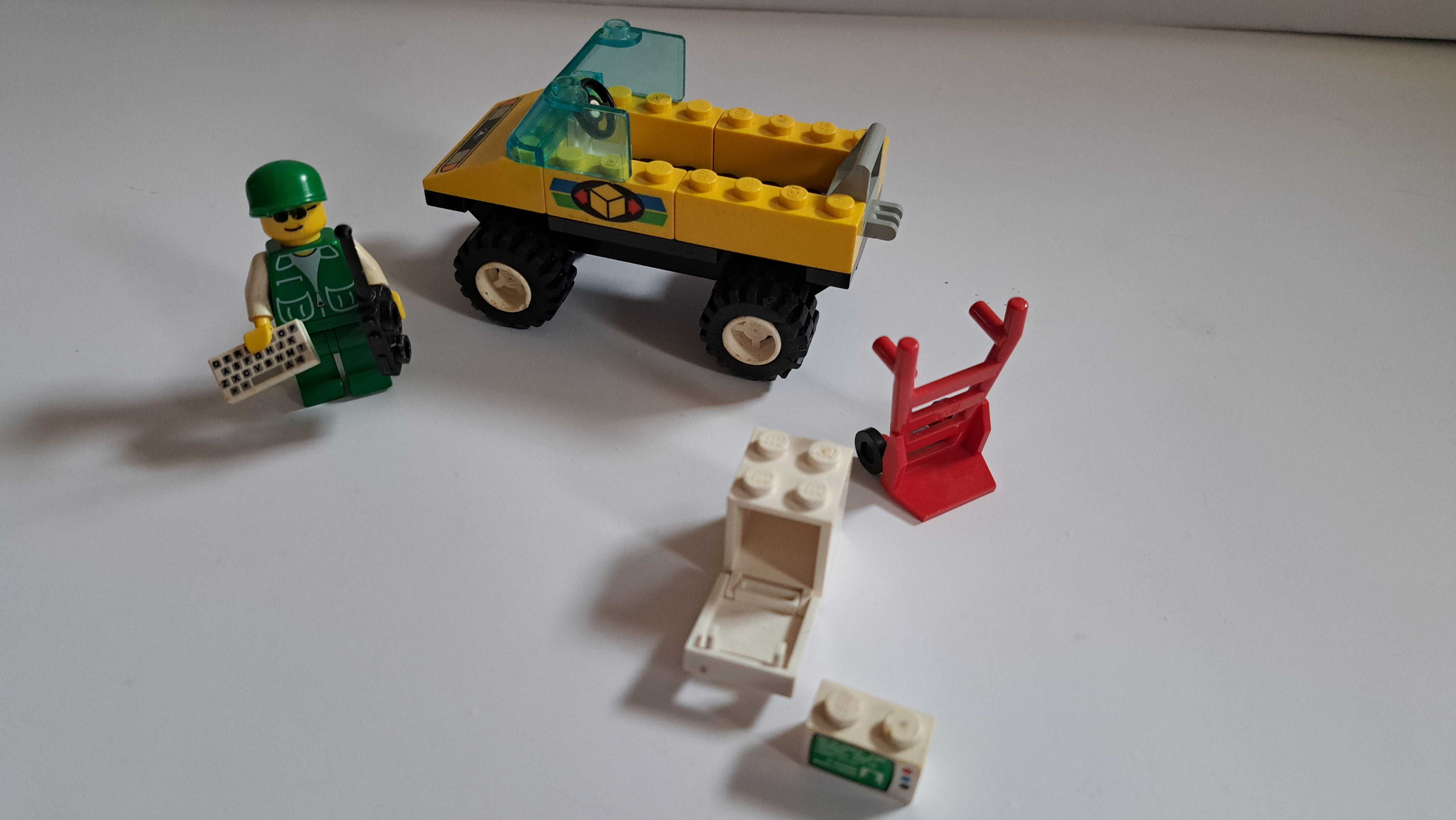 Lego Town - 6325 - auto kuriera - Package Pick-Up