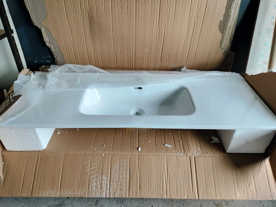 Umywalka szerokość 120cm ceramiczna.